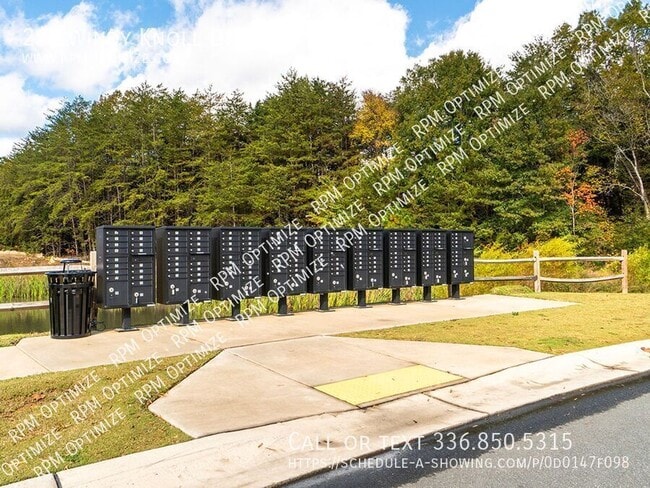 Building Photo - 217 Windy Knl Dr