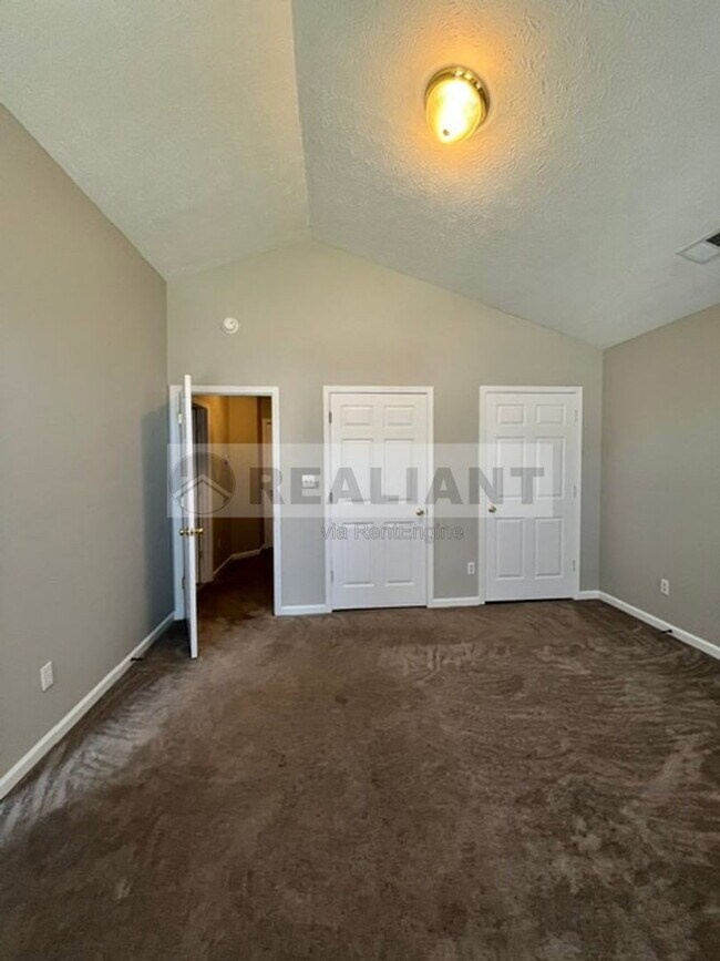 Building Photo - 3851 Sugar Creek Dr