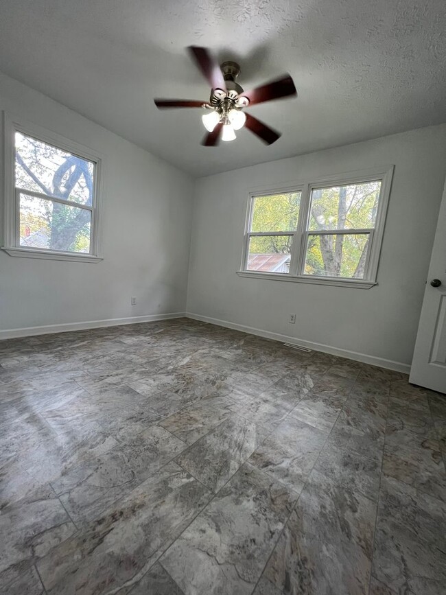 Building Photo - Completley Remodeled 4 Bedroom home availa...