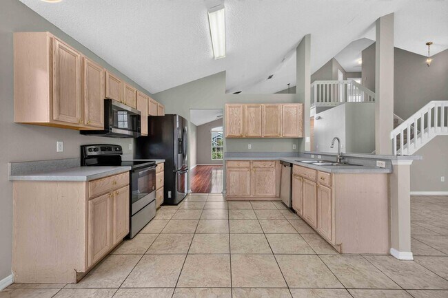 Building Photo - 2235 Mallory Cir
