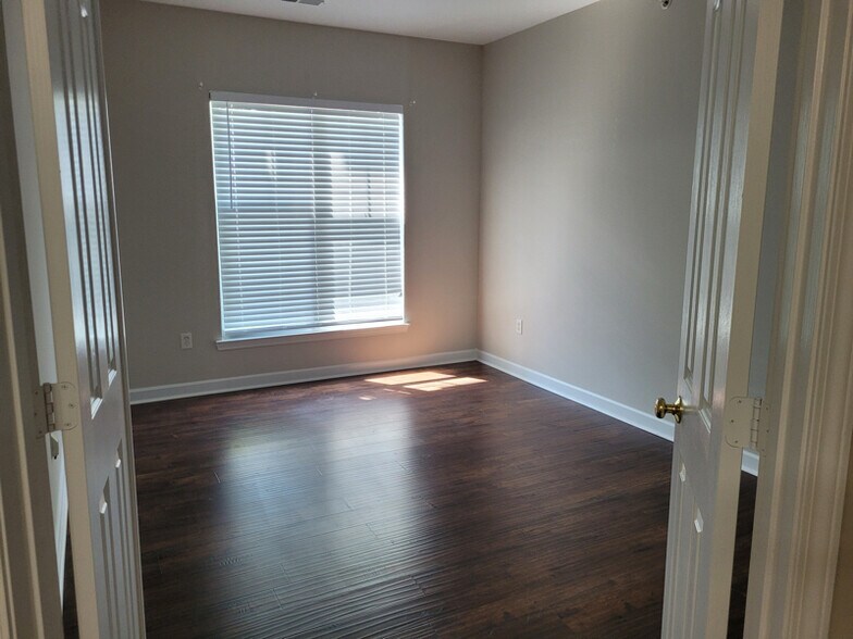 Building Photo - 9809 Hyde Glen Ct