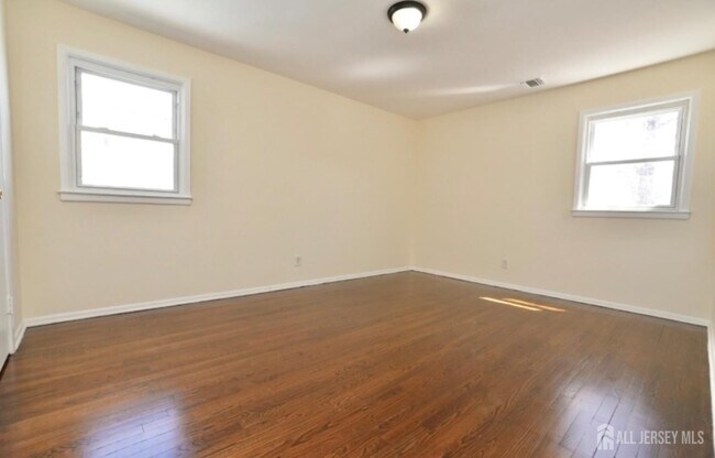 Building Photo - 420 Fabyan Pl