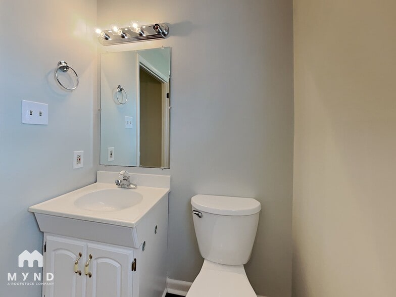 Building Photo - 207 Britt St