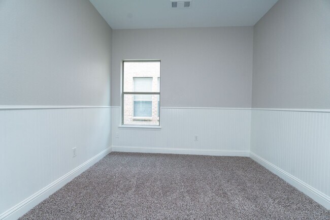 Building Photo - 3105 Whispering Pine Blvd