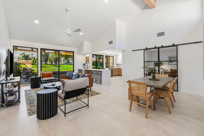 Building Photo - 179 Gran Via