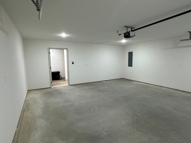 Building Photo - BRAND NEW 3 Bed 2 Bath in WAYNESVILLE - FOR RENT