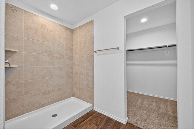 Building Photo - 16600 Lonely Pines Dr