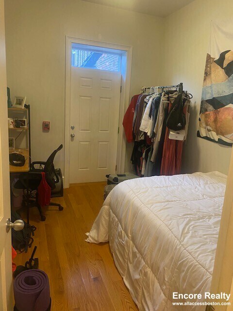 Building Photo - 1089 Beacon St