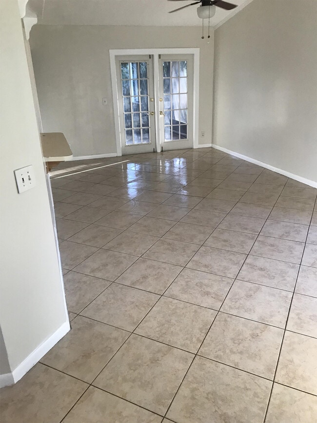 Building Photo - 9926 Watermill Cir