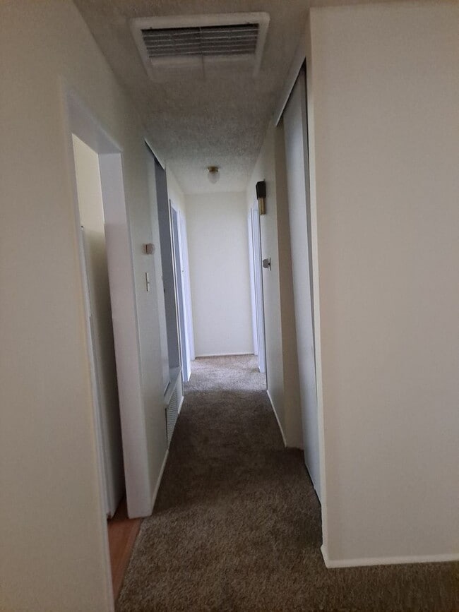Building Photo - ALL PROSPECTIVE TENANTS MUST SUBMIT A $58 ...