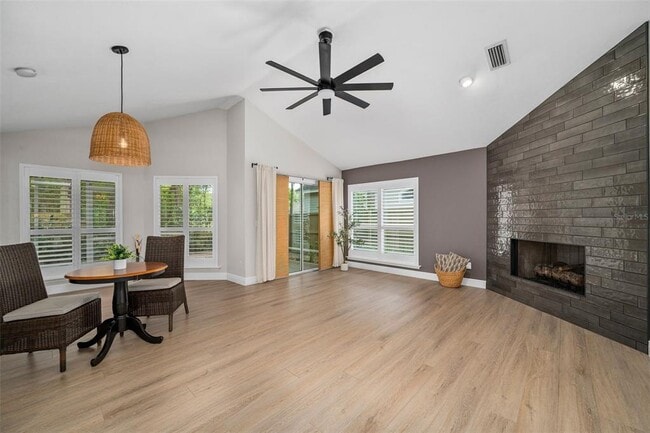 Building Photo - 9821 SW 34th Rd