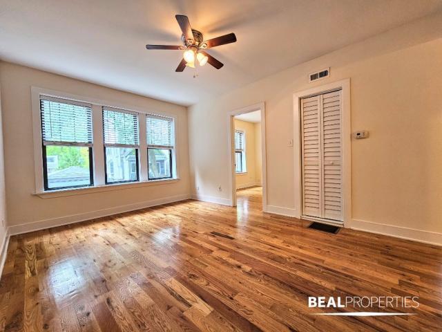 Building Photo - 2 bedroom in CHICAGO IL 60613