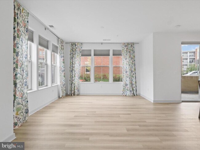 Building Photo - 10755 Fairgrounds Dr