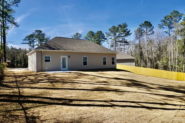 Building Photo - 25 Nomad Cir