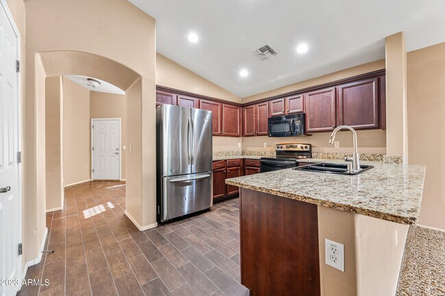 Building Photo - 41284 W Cahill Dr