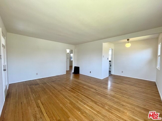 Building Photo - 5954 W 85th Pl