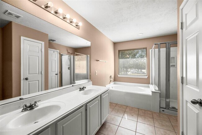 Building Photo - 5642 Claybeck Ln
