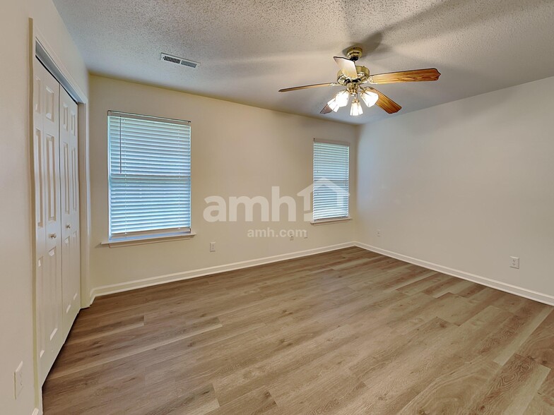 Building Photo - 4020 Landerwood Dr