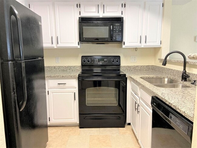 Building Photo - 11530 N May Ave