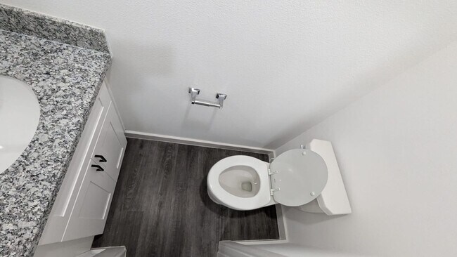 Building Photo - ? Modern 3-Bedroom Duplex with Open Layout ?