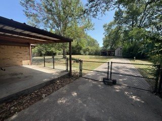 Building Photo - 2412 Redbud St