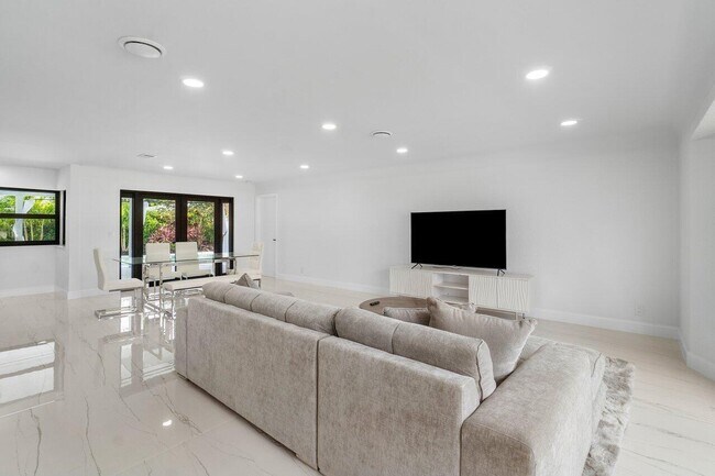 Building Photo - 1200 SW 8th St