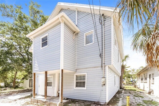 Building Photo - 4010 1st Ave S