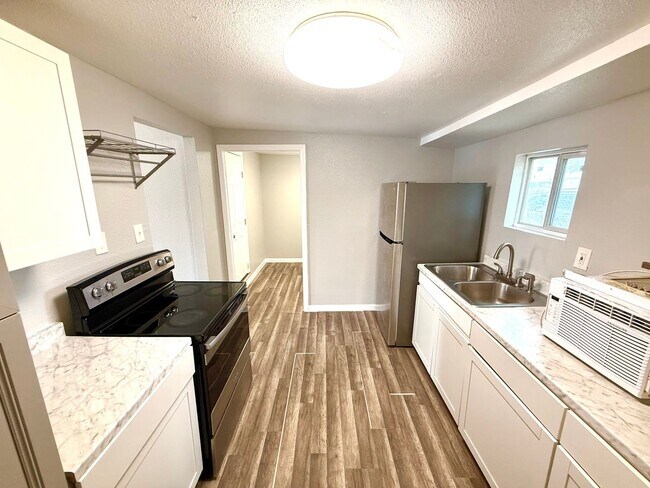 Building Photo - 602 Lovett Ave