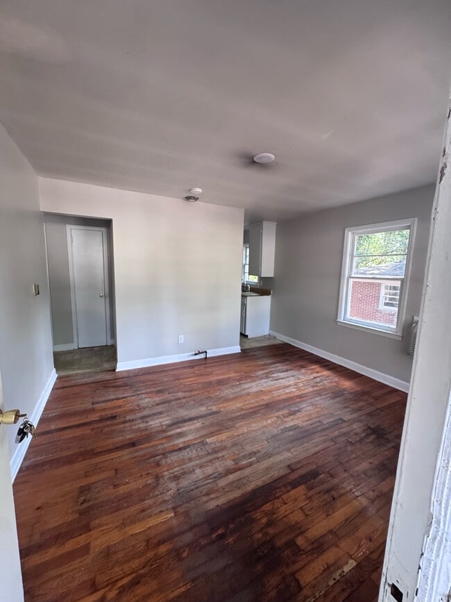 Building Photo - 216 Crawford Ave