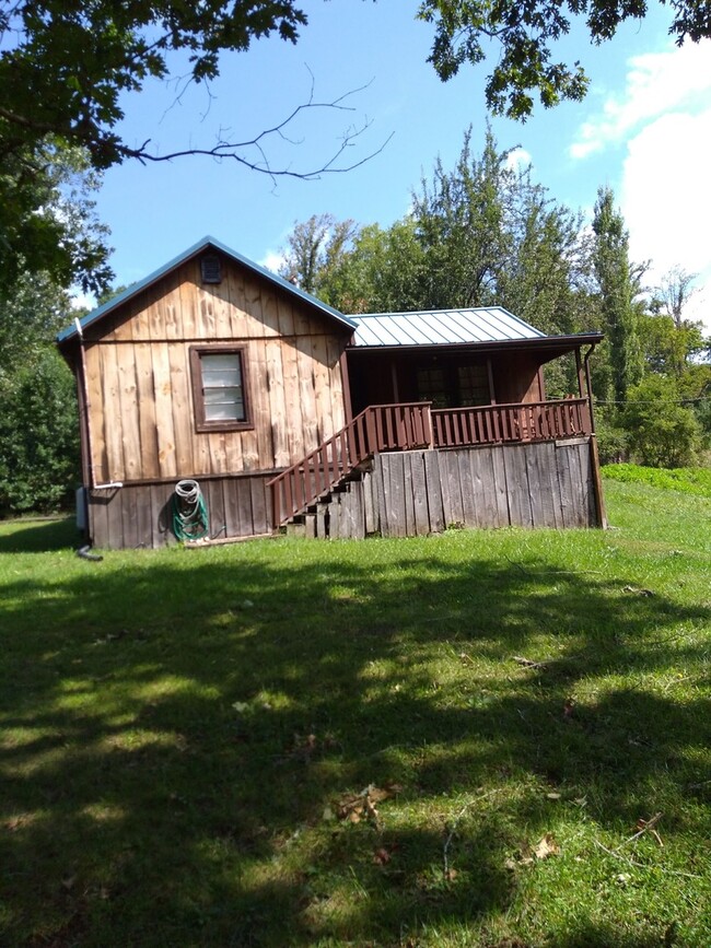 Building Photo - Christiansburg, 2 BR / 1 BA