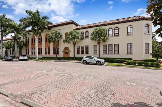 Building Photo - 1501 W Horatio St