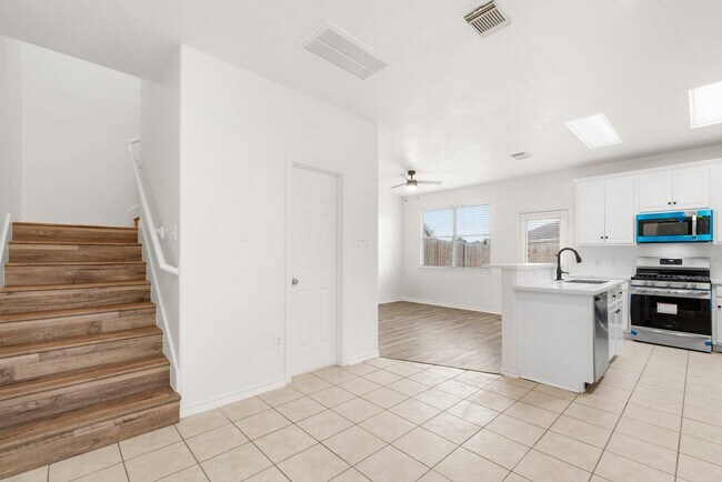 Building Photo - 8710 Thistlemoor Ln