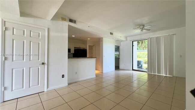 Building Photo - 2000 Freeport Ln