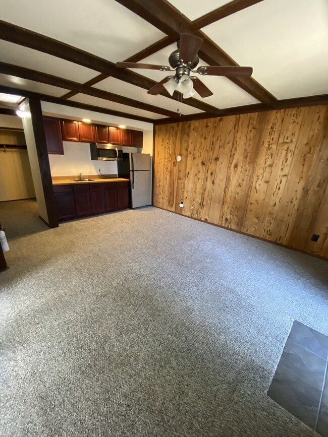 Building Photo - 155 Kahle Dr