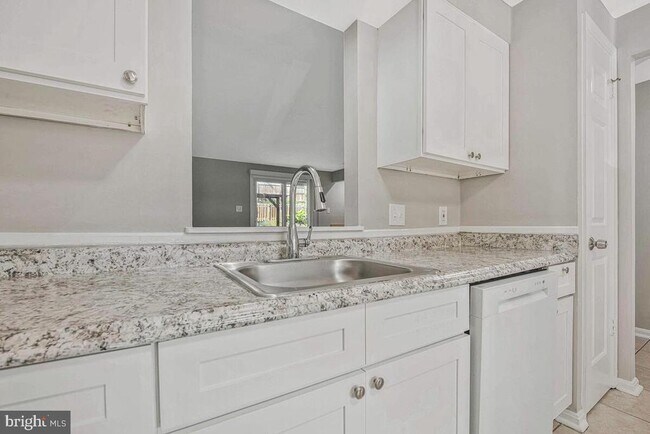 Building Photo - 22 Craftsman Ct