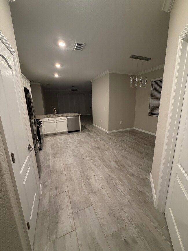 Building Photo - 11815 Bluebird Pl