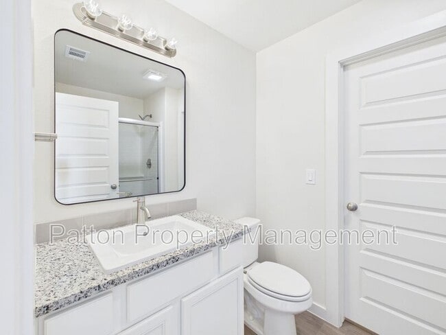 Building Photo - 2801 Ranch House Rd