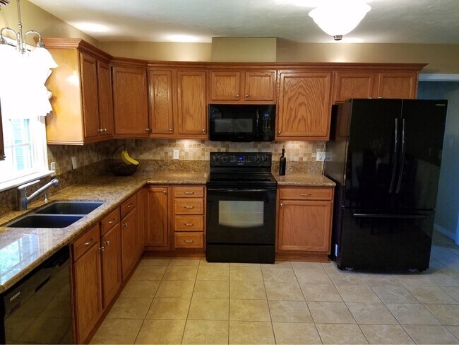 Building Photo - Welcome to this charming home in Chesapeak...