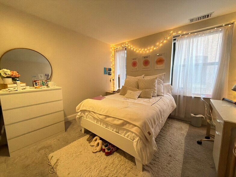 Building Photo - 78 Gainsborough St