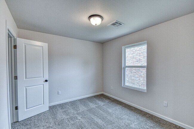 Building Photo - Brand New Construction in Varenna Landing!