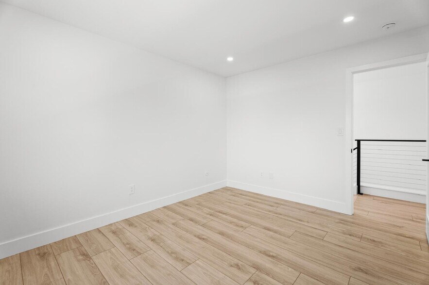 Building Photo - 19701 Blythe St