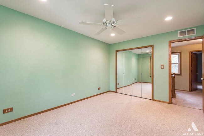 Building Photo - 521 Milton Dr