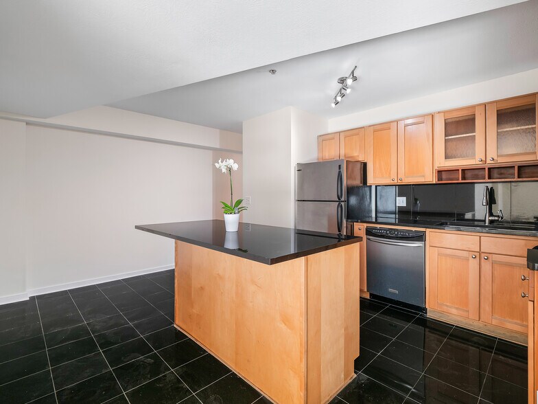 Kitchen - 2222 Detroit Ave