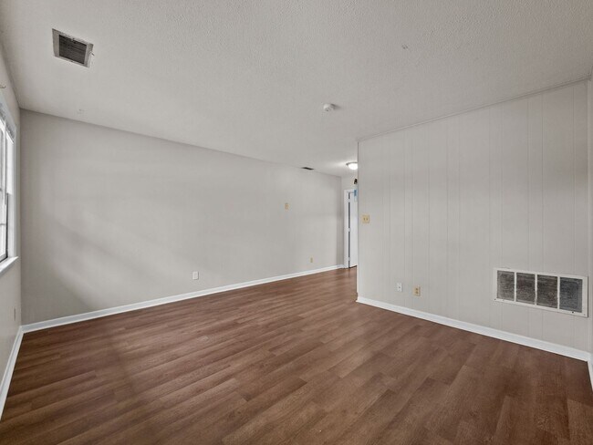 Building Photo - Welcome to Sophia Drive!