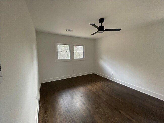 Building Photo - 1938 GA-212