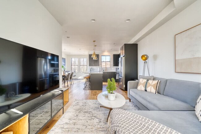 Primary Photo - 508 NE 56th Ave
