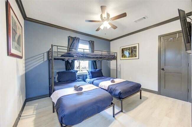 Building Photo - 12434 Mylla St