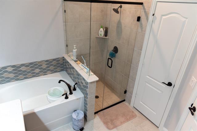 Building Photo - 809 Woodview Ct