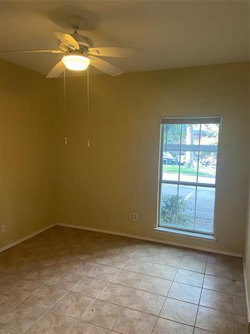 Building Photo - 8601 Park Ln