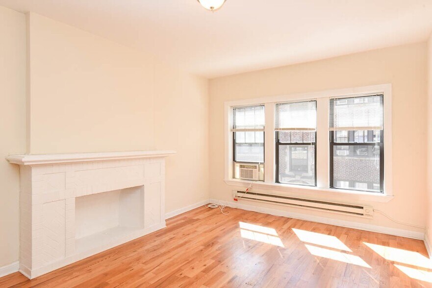 Building Photo - 1324 Oak Ave